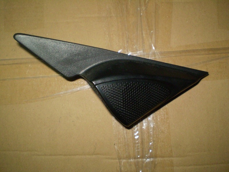 Заглушка зеркала правая.левая внутренняя с пищалкою Mazda 6  2005 1.8 Бензин Львов