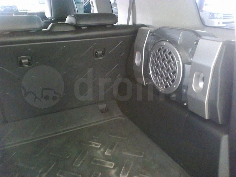 Сабвуфер Toyota FJ Cruiser  2010 3.5 Бензин Одесса
