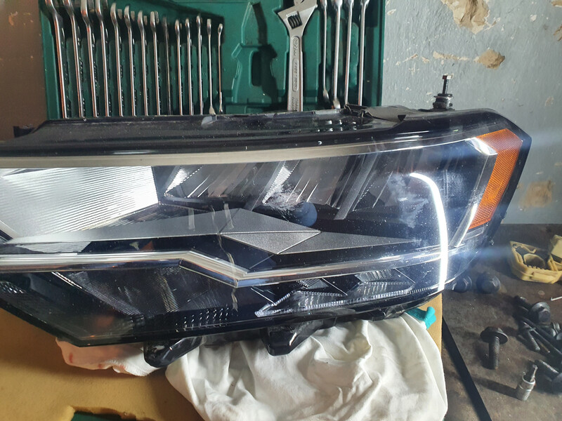 Фара передняя правая 17А941036Е   Volkswagen Jetta