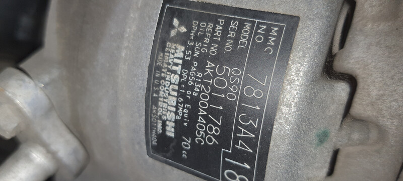 Компрессор кондиционера Mitsubishi Outlander XL 2011 г.  2.4 л бензин Ровно