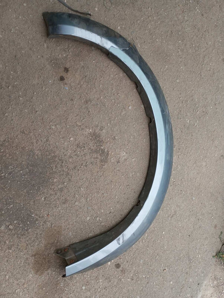 Крыло переднее Mitsubishi Pajero 3 2005 г.  2.0 л бензин Черкассы