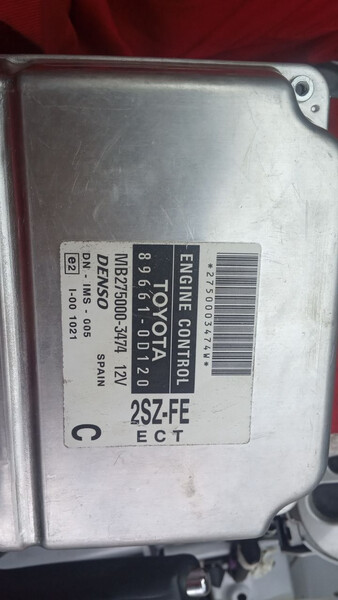 Блок керування двигуном Toyota Yaris  2004 хетчбек 1.3 Бензин 