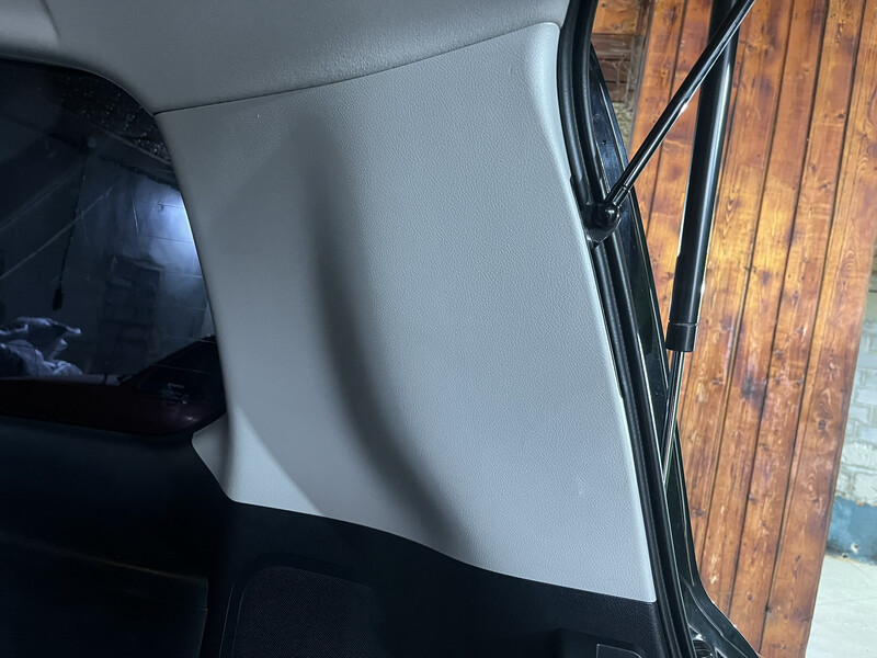 Пластик багажника Toyota Land Cruiser 200 универсал 2012 г.  4.5 л дизель Монастырище