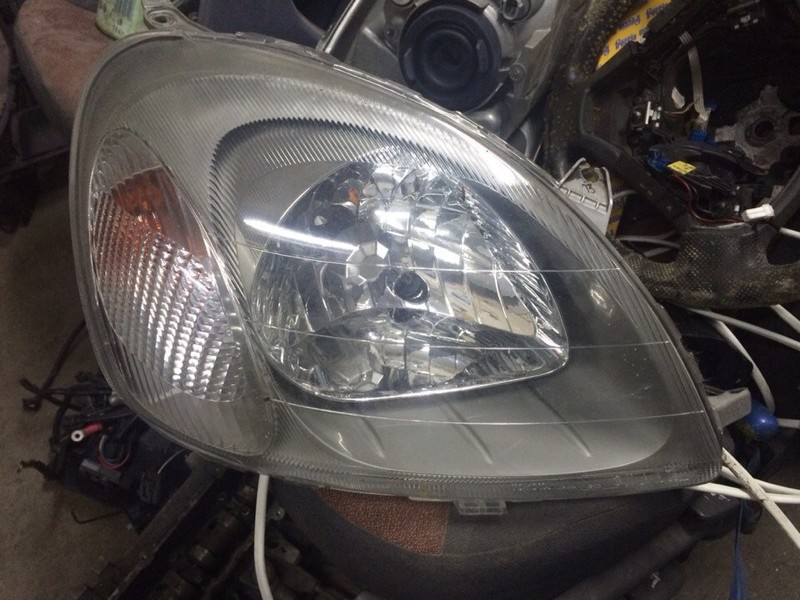 Фари передні 2шт. Toyota Yaris  2006 1.8 Бензин Львов