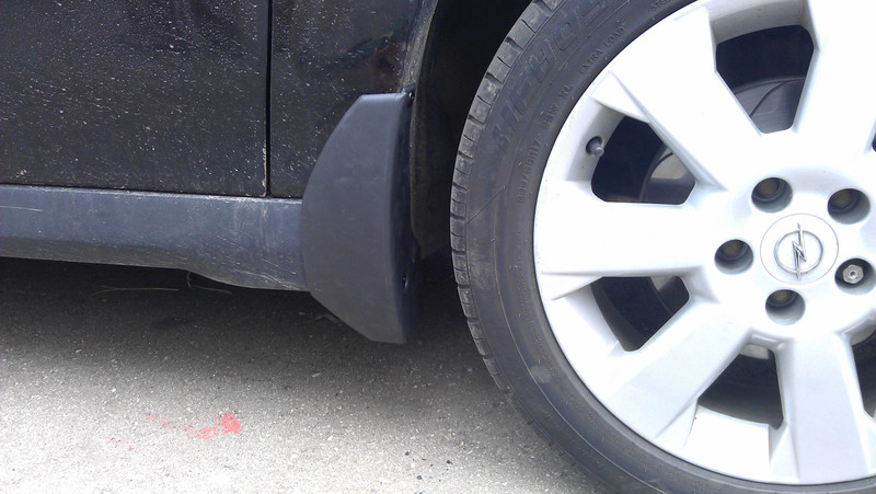 Брызговики передних колёс 1718261   Opel Vectra