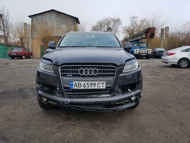 Губа переднего бампера Audi Q7  2008 3.6 Бензин Винница