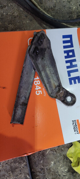 Кронштейн, который крепит катализатор к кпп Mercedes-Benz Sprinter 513 2015 2.2 Дизель Сумы