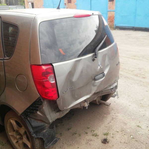 Крышка багажника Mitsubishi Colt  2009 хэтчбек 1.5 Дизель Сумы