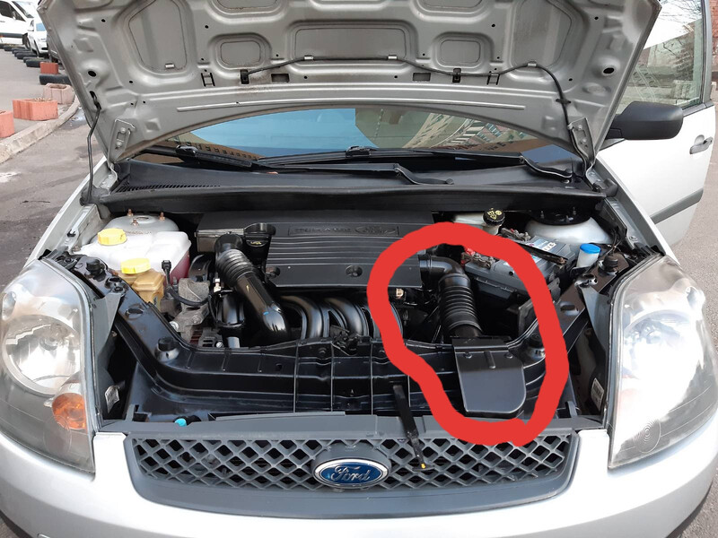 Патрубок подвода воздуха к воздушному фильтру Ford Fiesta MK6 хэтчбек 2007 г.  1.2 л бензин Киев