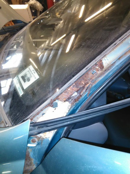 Стойки проема лобового стекла Nissan Almera N16  2002 1.8 Бензин Киев