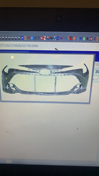 Бампер передний 5211912994   Toyota Corolla