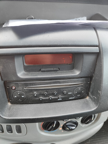Автомагнитола Renault Trafic 2 2007 г.  2.0 л дизель Глухов