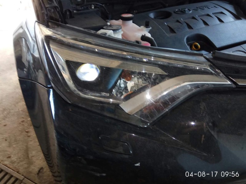 Фара передняя Toyota Rav 4 2016 г.  2.0 л бензин Ровно