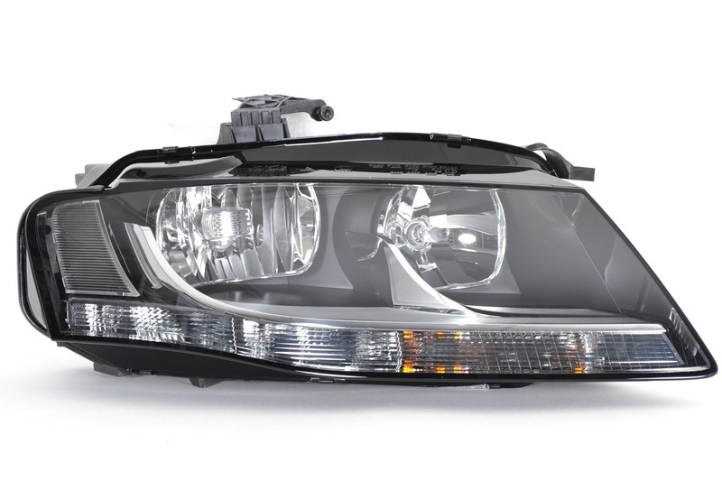 Фары передние 8K0941030   Audi A4
