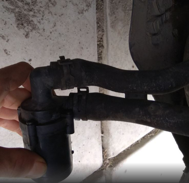 Насос Webasto 9020876А   Skoda Superb, Volkswagen Caddy, Volkswagen Passat, Volkswagen Sharan, Volkswagen Tiguan, Volkswagen Touran