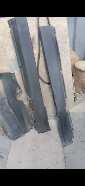 Накладки на пороги BMW 7 Series E32  1990 3.5 Бензин 