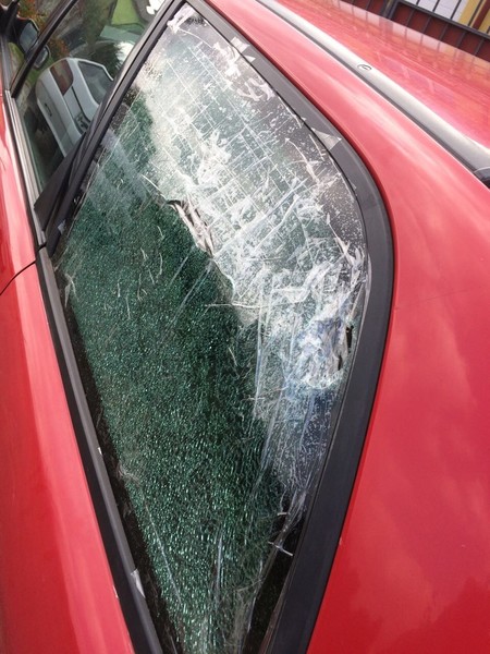 Стекло заднее Volvo V40 универсал 1999 г.  1.9 л дизель Ровно