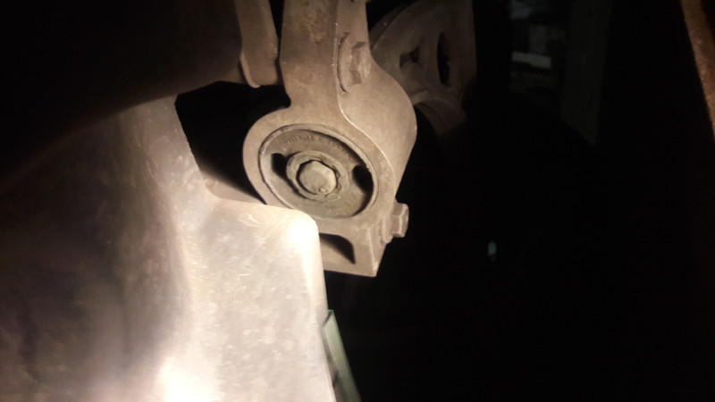 Сайлентблок нижнего рычага задний Skoda Octavia A5  2008 2.0 Бензин Киев