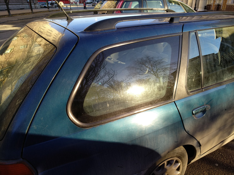 Стекло боковое Nissan Primera  2000 универсал 1.8 Бензин Николаев