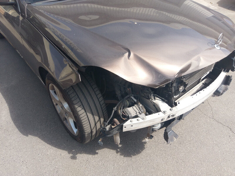 Капот Mercedes E-Class 212 2015 г.  2.2 л дизель Киев