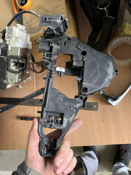 Ручка дверей права Mercedes-Benz B-Class  2006 хетчбек 2.0 Дизель 