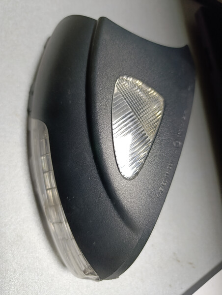 Поворотник правого зеркала Volkswagen Sharan  2013 универсал 2.0 Дизель Балабино