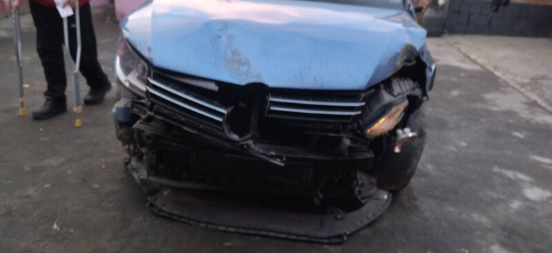 Капот Volkswagen Touran 2013 р.  2.0 л дизель