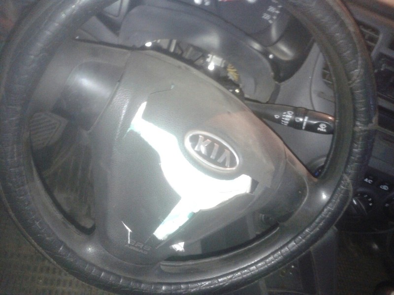 Дверь передняя левая+задняя левая(вод стр.)+air bag Kia Rio 2  2008 1.4 Бензин Артемовск