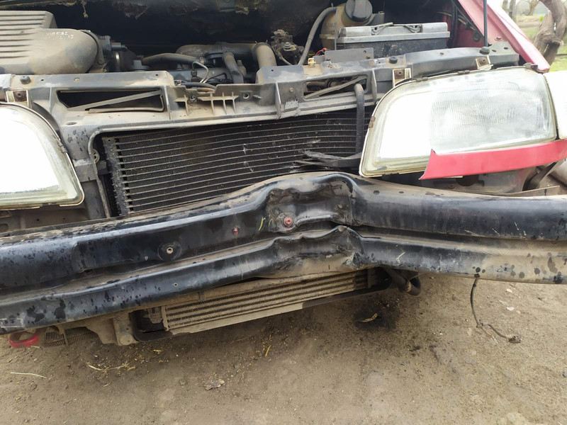 Усилювач переднього бампера Volkswagen Sharan  1998 універсал 2.0 Бензин 