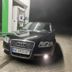 Решетка радиатора верхняя Audi A6 C6  2007 2.0 Бензин Днепр