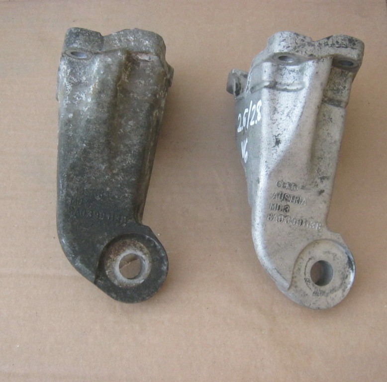 Кронштейн КПП 8A0399113В   Audi 80