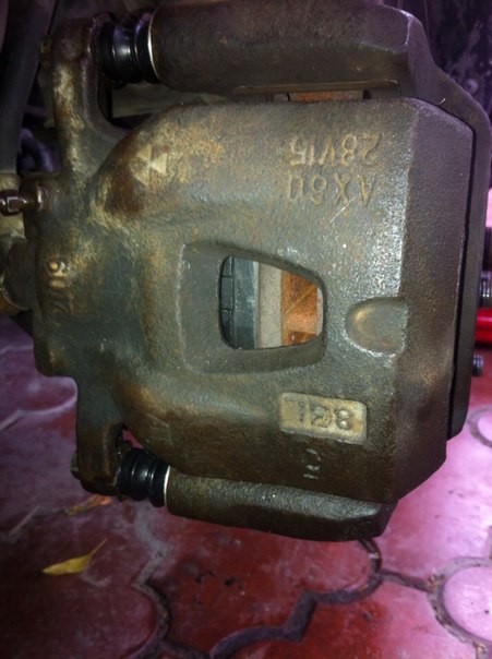 Тормозной суппорт 47750-33120   Toyota Camry