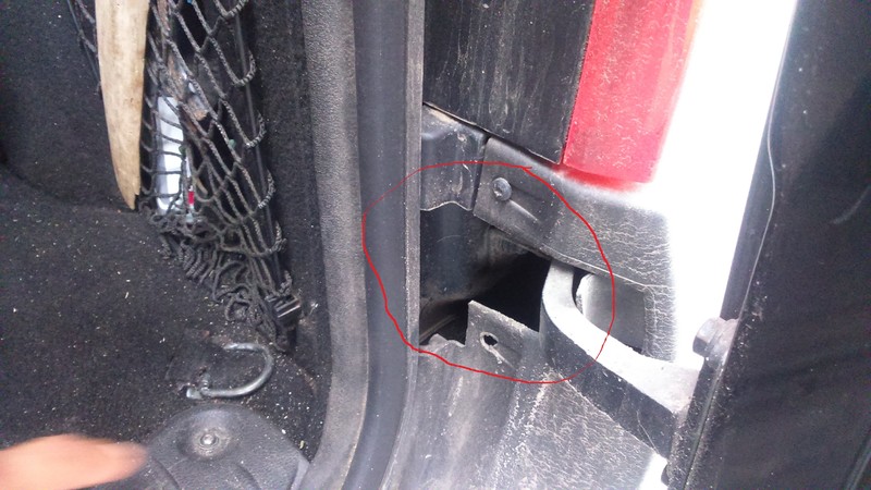 Кронштейн заднего бампера правый Dacia Logan MCV  2008 универсал 1.6 Бензин Полтава
