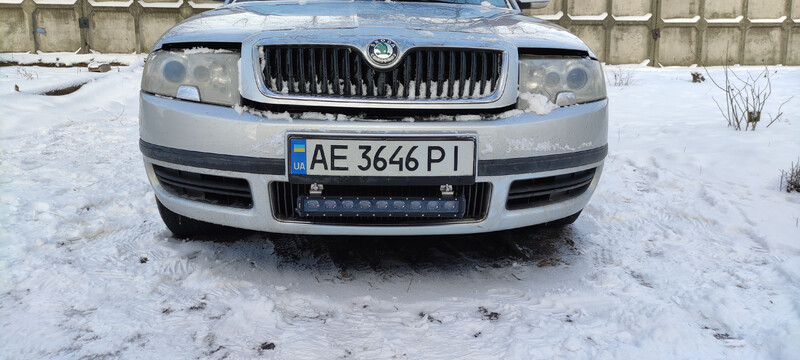 Стекло фары Skoda Superb  2007 1.8 Бензин Днепр
