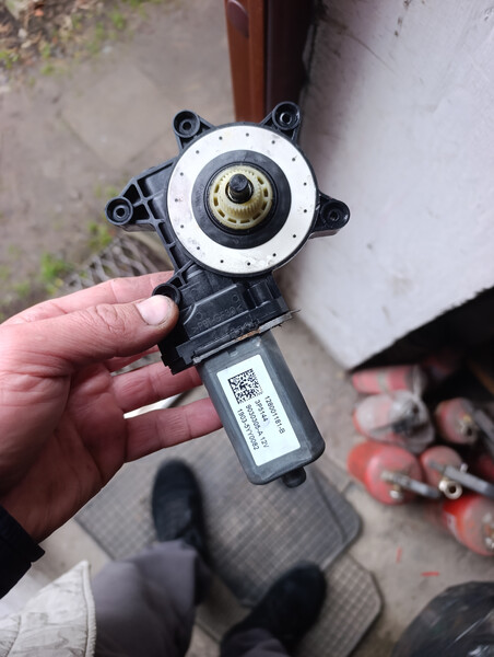 Моторчик стеклоподъемника Renault Kangoo  2014 1.5 Дизель Ахтырка