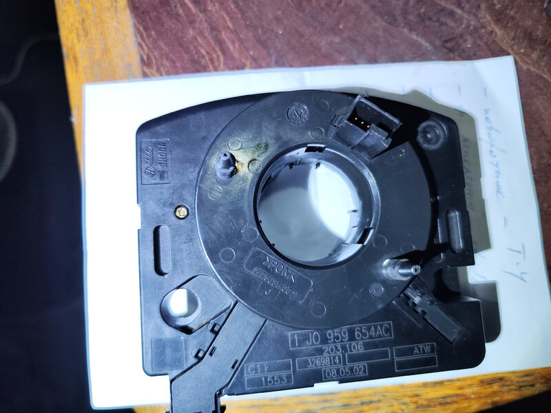 Шлейф керма 1J0959654AC   Audi A4, Audi A6, Skoda Octavia, Skoda Octavia Tour, Volkswagen Golf, Volkswagen Passat