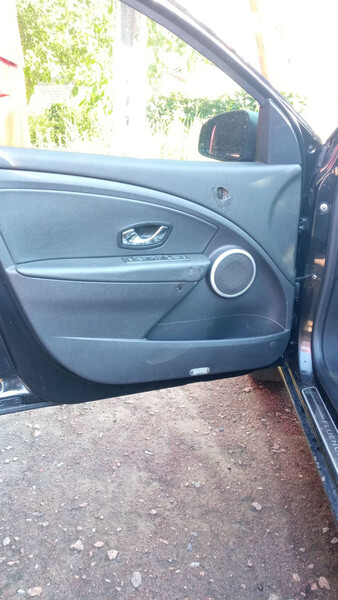 Карта дверна водійська Renault Fluence 2012 г.  1.6 л бензин