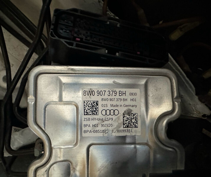 Блок АБС Audi A4  2024 2.0 Бензин Киев