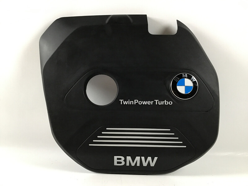 Декоративная крышка двигателя BMW X1 2017 г.  2.0 л бензин