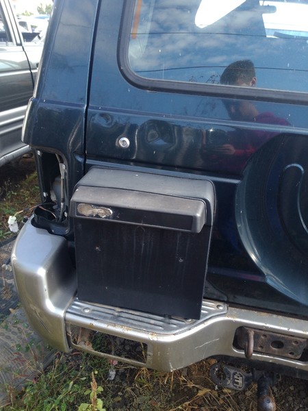 Ручка багажника Mitsubishi Pajero  1986 2.6 Бензин Одесса