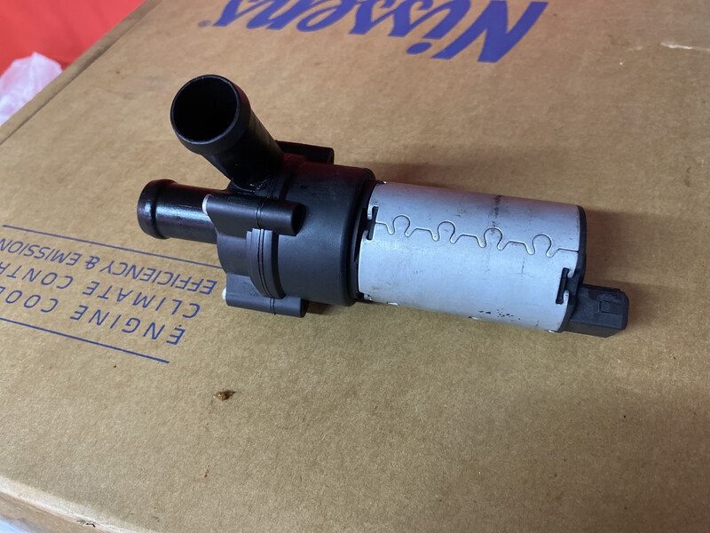 Водяной насос Seat Cordoba  1999 универсал 1.8 Бензин Згуровка