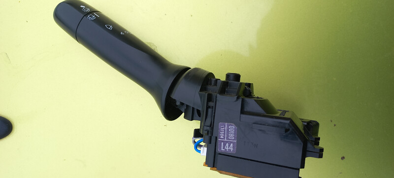 Перемикач двірників Toyota Yaris  2013 хетчбек 1.3 Бензин 