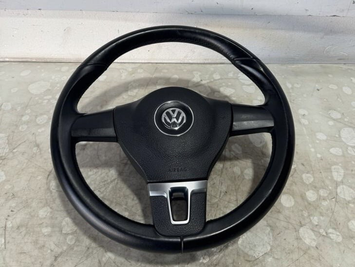 Руль Volkswagen Multivan 2012 г.  3.0 л бензин