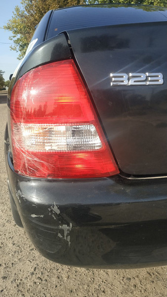 Фонарь задний левый Mazda 323  2002 2.0 Дизель Киев