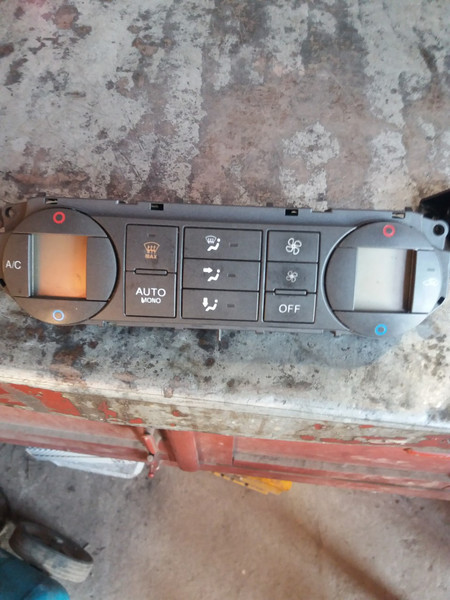 Блок управления климат-контролем Ford C-Max  2006 хэтчбек  Бензин Киев