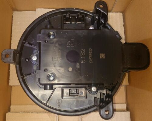 Мотор вентилятор печки Lexus CT хетчбек 2012 р.  1.8 л бензин