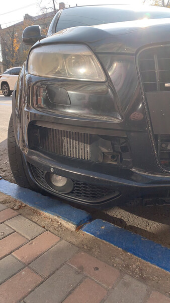 Решетка бампера Audi Q7 универсал 2008 г.  4.2 л дизель Днепр