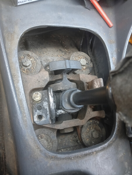 Ручка КПП Mitsubishi Carisma  1997 хэтчбек 1.6 Бензин Днепр
