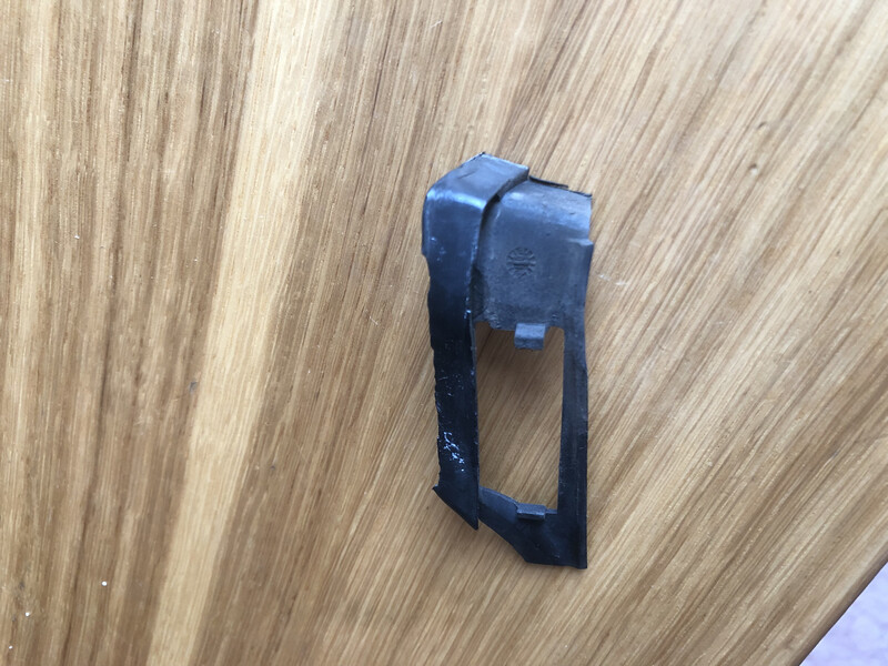 Уплотнитель порога Mercedes E-Class E 200 2001 р.  2.0 л бензин Київ