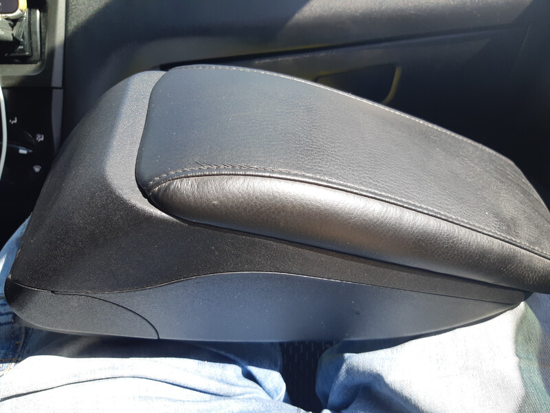 Подлокотник Fiat Linea  2012 1.3 Бензин Чернигов